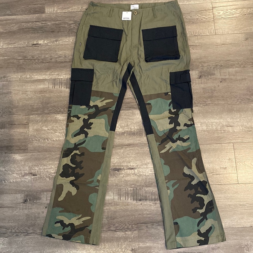 EPTM Camo Cargo pants Size 2XL